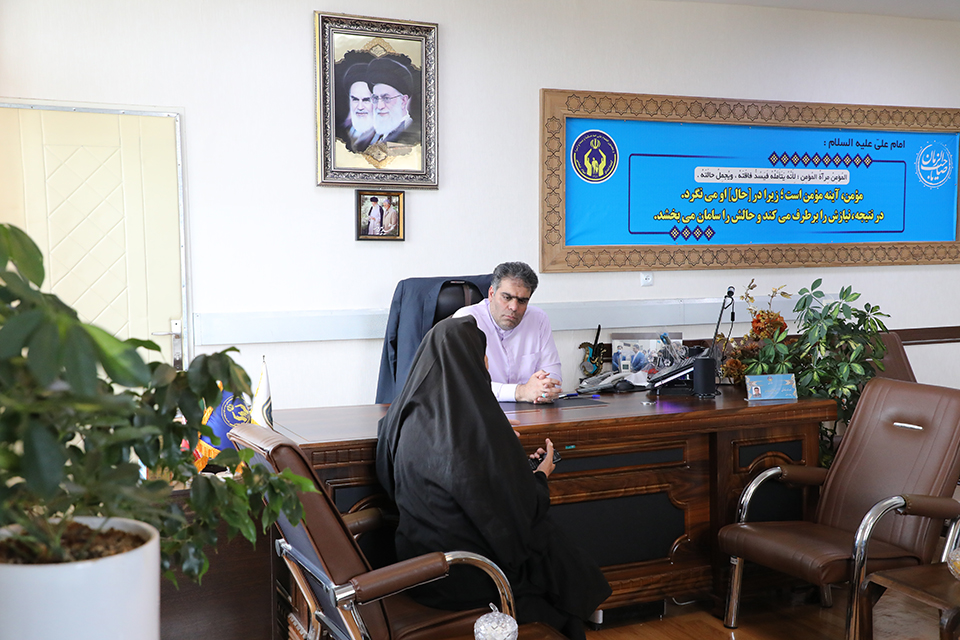 ملاقات عمومی مدیرکل کمیته امداد استان چهارمحال و بختیاری با مراجعه‌کنندگان