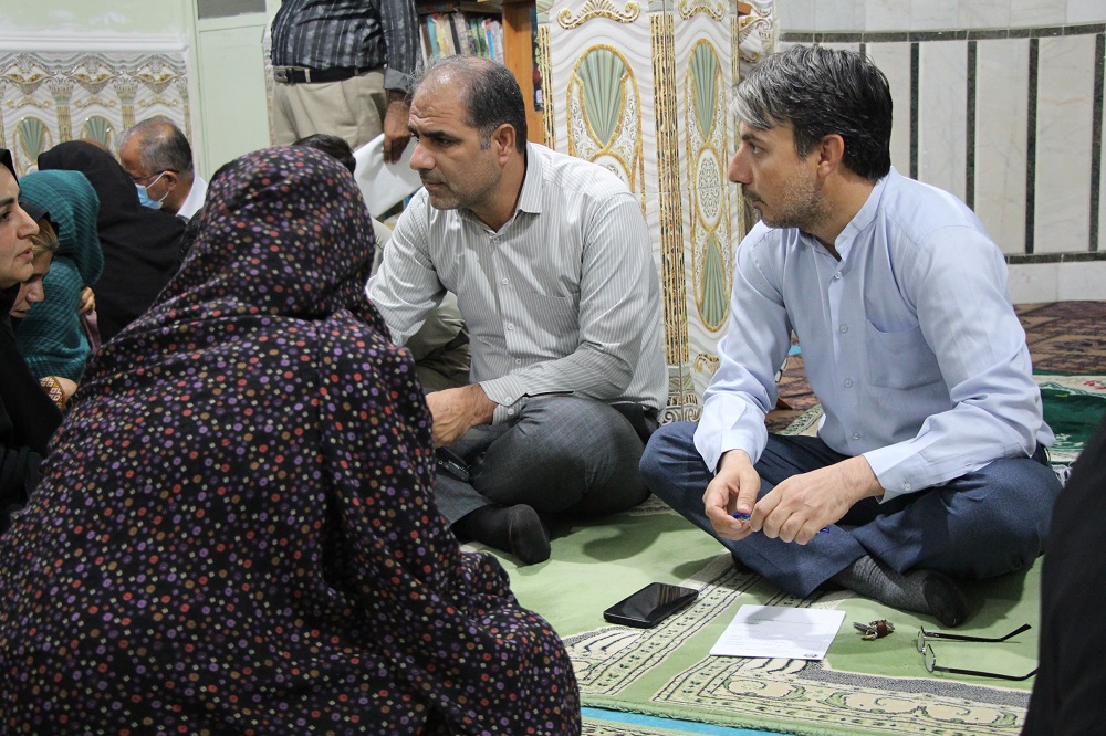 برپایی میز خدمت کمیته امداد در حاشیه شهر زاهدان