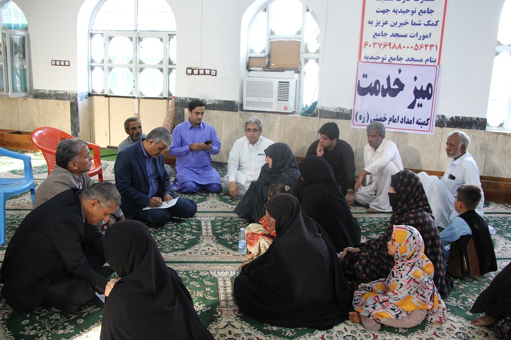 برپایی میز خدمت کمیته امداد در مسجد جامع اهل سنت خاش