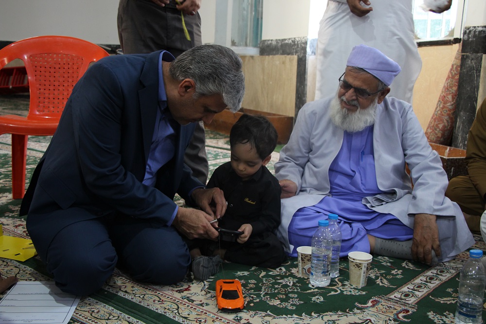 برپایی میز خدمت کمیته امداد در مسجد جامع اهل سنت خاش