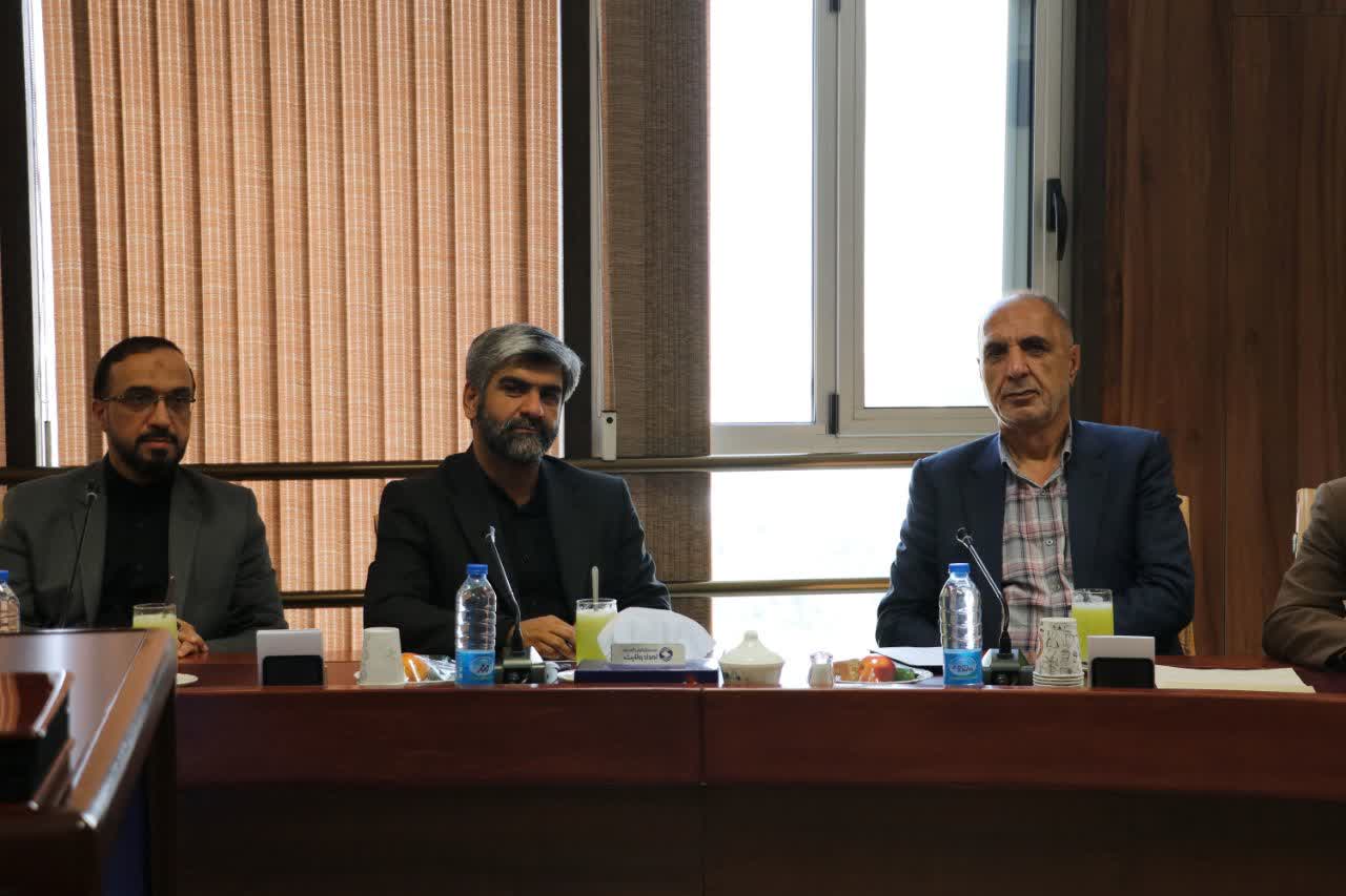 دیدار نمایندگان مردم استان مرکزی در مجلس شورای اسلامی با رئیس کمیته امداد کشور