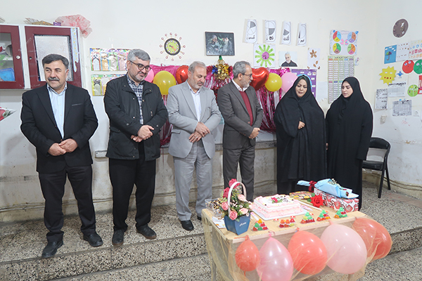مدرسهای در اردبیل که همه معلمانش حامی ایتام هستند