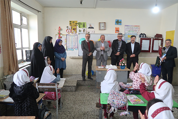 مدرسهای در اردبیل که همه معلمانش حامی ایتام هستند
