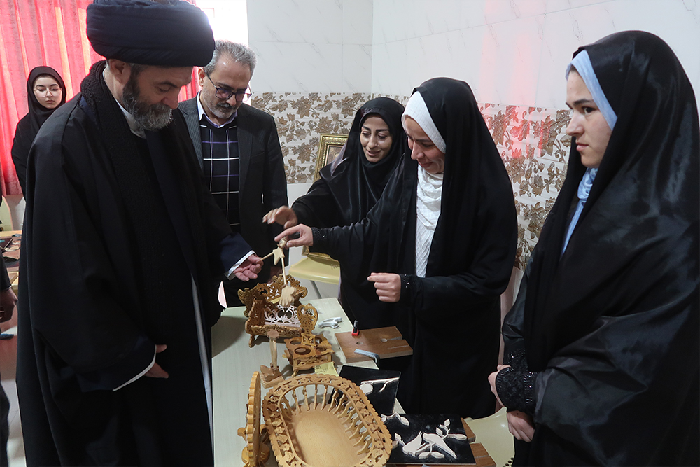 بازدید امام جمعه اردبیل از کانون فرهنگی تربیتی الغدیر