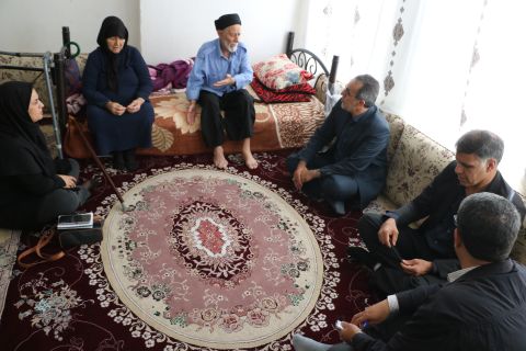 گزارش تصویری- سرکشی  از مددجویان سالمند ایلام به مناسبت روز سالمندان