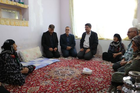گزارش تصویری- سرکشی  از مددجویان سالمند ایلام به مناسبت روز سالمندان