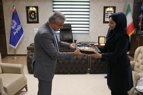 دیدار مدیرکل کمیته امداد استان اصفهان با مدیران شعب بانک های ملت، تجارت، توسعه تعاون و صادرات