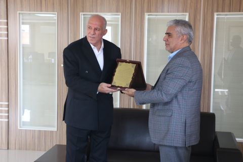دیدار مدیرکل کمیته امداد استان اصفهان با مدیران شعب بانک های ملت، تجارت، توسعه تعاون و صادرات