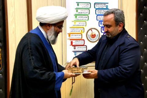 دیدار امام جمعه ماهدشت با مدیرکل کمیته امداد استان البرز