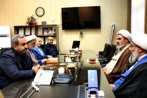 دیدار امام جمعه ماهدشت با مدیرکل کمیته امداد استان البرز