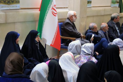 مراسم دیدار و افطاری رئیس جمهور با ایتام تحت حمایت کمیته امداد امام 1403/12/12