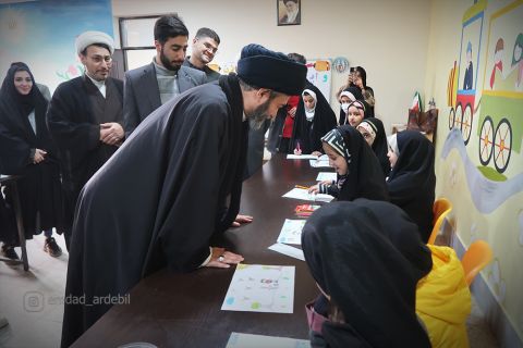 گزارش تصویری بازدید امام جمعه اردبیل از کانون فرهنگی تربیتی الغدیر1403/12/17
