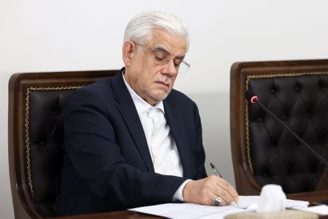 دیدار اعضای «شورای مركزی زكات» با معاون اول رئيس‌جمهور  1403/12/21