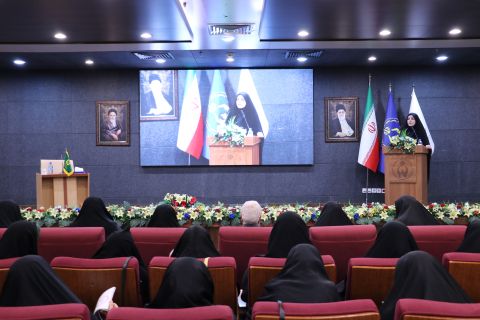 نشست تخصصی مشاوران امور بانوان دستگاه‌های اجرایی کشور به میزبانی کمیته امداد 1404/01/31