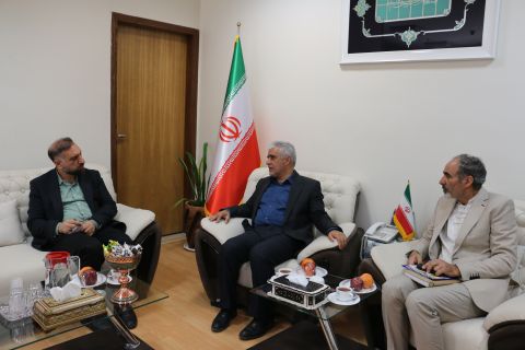 دیدار مدیرکل و معاون توسعه مشارکت های مردمی کمیته امداداستان اصفهان با مدیران سایر سازمان ها 04/02/8