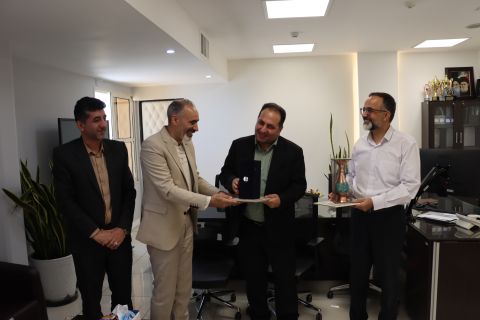 دیدار مدیرکل و معاون توسعه مشارکت های مردمی کمیته امداداستان اصفهان با مدیران سایر سازمان ها 04/02/8