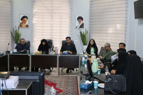 نشست صمیمی با نخبگان مورد حمایت کمیته امداد استان البرز