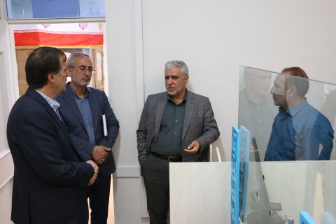 بازدید مدیرکل کمیته امداد استان اصفهان از روند فعالیت های این نهاد در اداره میمه 1404/02/23