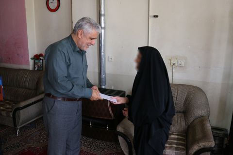 بازدید مدیرکل کمیته امداد استان اصفهان از روند فعالیت های این نهاد در اداره میمه 1404/02/23