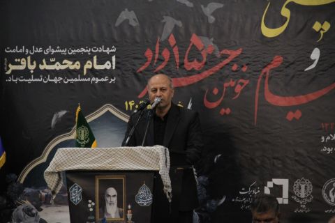 امام خمینی (ره) شخصیتی بی نظیر و تاریخ ساز بود .