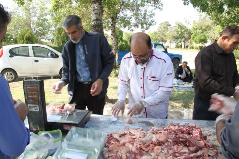 آیین نذر قربانی در شهرستان ارومیه برگزار شد.