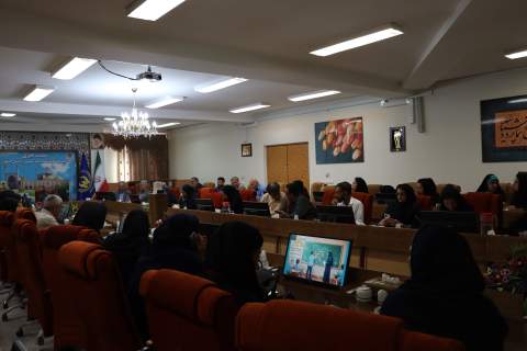 نشست خبری مدیرکل کمیته امداد استان اصفهان با اصحاب رسانه و مطبوعات  1404/06/17