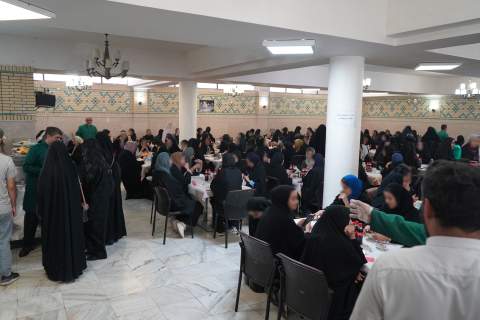 اعزام بیش از ۲۴۰ نفر از دختران تحت حمایت کمیته امداد استان اصفهان به مشهد مقدس (1404/07/17)