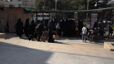 اعزام بیش از ۲۴۰ نفر از دختران تحت حمایت کمیته امداد استان اصفهان به مشهد مقدس (1404/07/17)