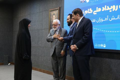 نخستین رویداد ملی «گام نو» ویژه دانش‌آموزان کارآفرین هنرستانی   1403/02/03 