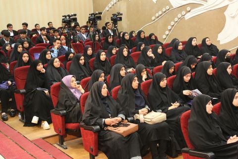 مراسم تجلیل از پذیرفته‌شدگان برتر دانشگاه فرهنگیان  1403/02/16 
