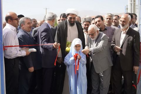 مراسم واگذاری مجتمع 32 واحدی "ولایت" همدان با حضور رئیس کمیته امداد 1402/04/14