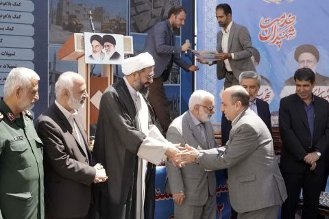 مراسم واگذاری مجتمع 32 واحدی "ولایت" همدان با حضور رئیس کمیته امداد 1402/04/14