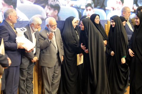 مراسم تجلیل از دانش‌آموزان پذیرفته شده در مدارس (سمپاد) و نمونه دولتی - مشهد مقدس  1403/06/16