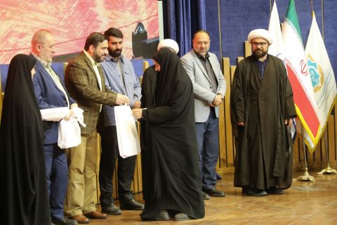 مراسم تجلیل از دانش‌آموزان پذیرفته شده در مدارس (سمپاد) و نمونه دولتی - مشهد مقدس  1403/06/16