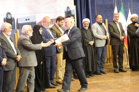 مراسم تجلیل از دانش‌آموزان پذیرفته شده در مدارس (سمپاد) و نمونه دولتی - مشهد مقدس  1403/06/16