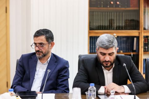 نشست مشترک مجمع نمایندگان استان تهران با رئیس کمیته امداد امام خمینی(ره)  1403/08/09