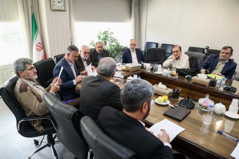 نشست مشترک مجمع نمایندگان استان تهران با رئیس کمیته امداد امام خمینی(ره)  1403/08/09