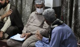 پاسخگویی مدیرکل کمیته امداد سیستان و بلوچستان به درخواست‌های مردم حاشیه شهر
