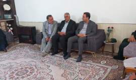 بازدید مسئولان نیشابور از خانواده‌های ایتام و بیماران تحت حمایت کمیته امداد در هفته دفاع مقدس