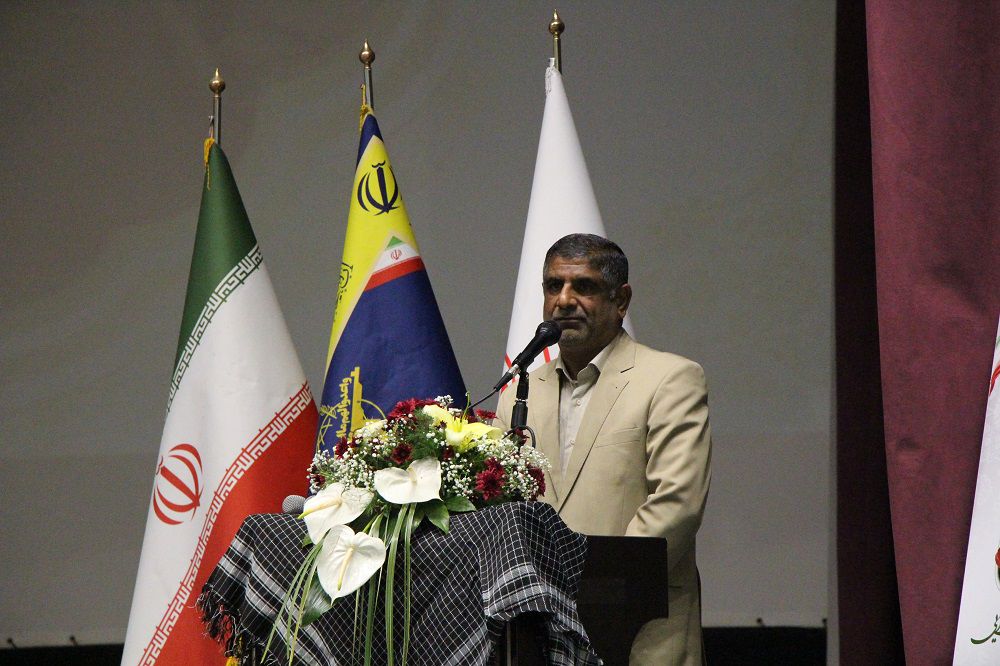 تجلیل از مدیرکل کمیته امداد سیستان و بلوچستان در سومین جشنواره کارمند تراز مکتب حاج قاسم