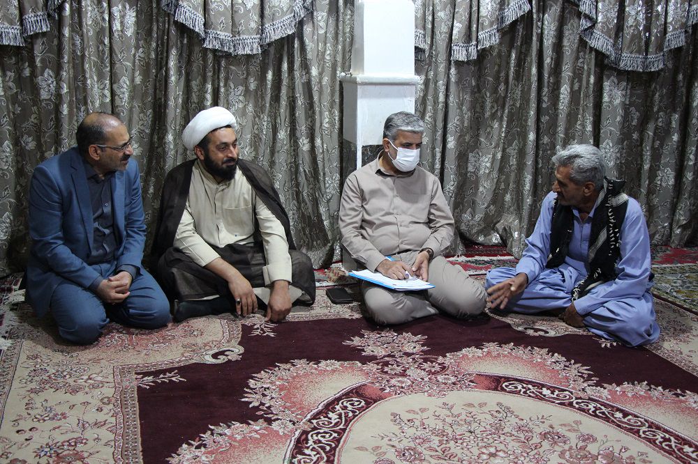 پاسخگویی مدیرکل کمیته امداد سیستان و بلوچستان به درخواست‌های مردم حاشیه شهر