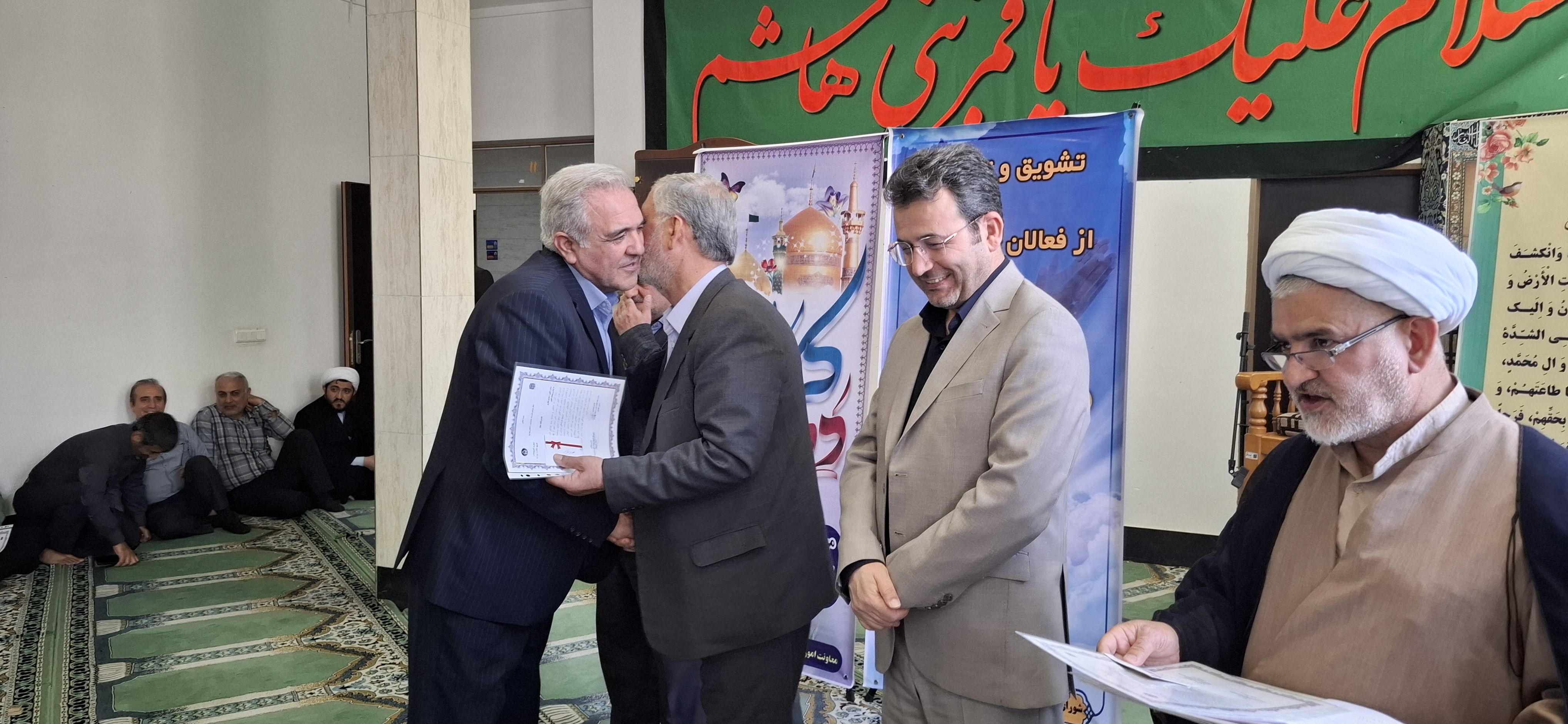 تجلیل از فعالان وخادمان نماز کمیته امداد استان گلستان به روایت تصویر1405/01/30