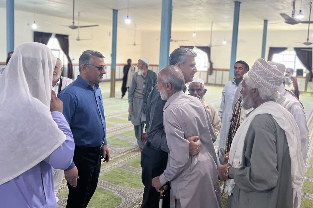 برپایی میز خدمت کمیته امداد در مسجد جامع مهرستان