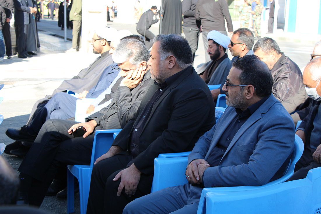 حضور امدادگران بسیجی در آیین تشییع پیکر شهدای گمنام زاهدان