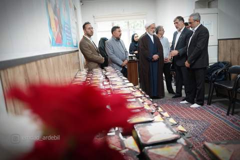 گزارش تصویری توزیع گوشت قربانی میان نیازمندان با حضور رئیس‌کل دادگستری اردبیل1405/03/05