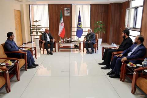 دیدار رئیس کمیته امداد با نمایندگان مجلس1404/08/12