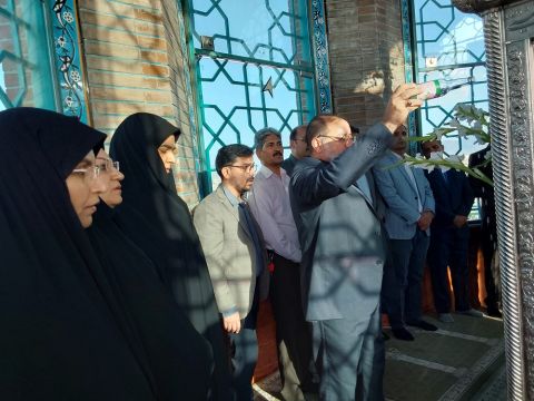 ادای احترام مدیرکل کمیته امداد سیستان‌وبلوچستان به ساحت شهدای گمنام زاهدان