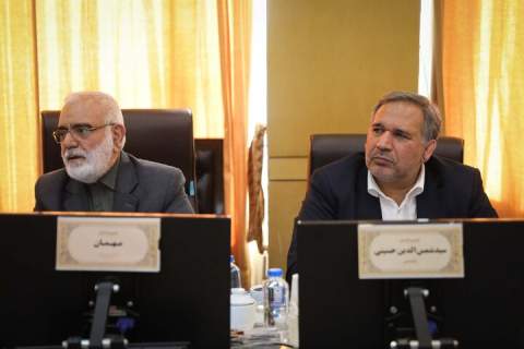 نشست رئیس کمیسیون اقتصادی با اعضای شورای مرکزی زکات1404/08/13