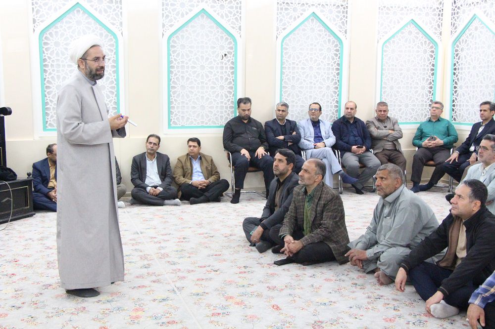 برگزاری کارگاه آموزشی آداب و اسرار نماز در کمیته امداد سیستان و بلوچستان
