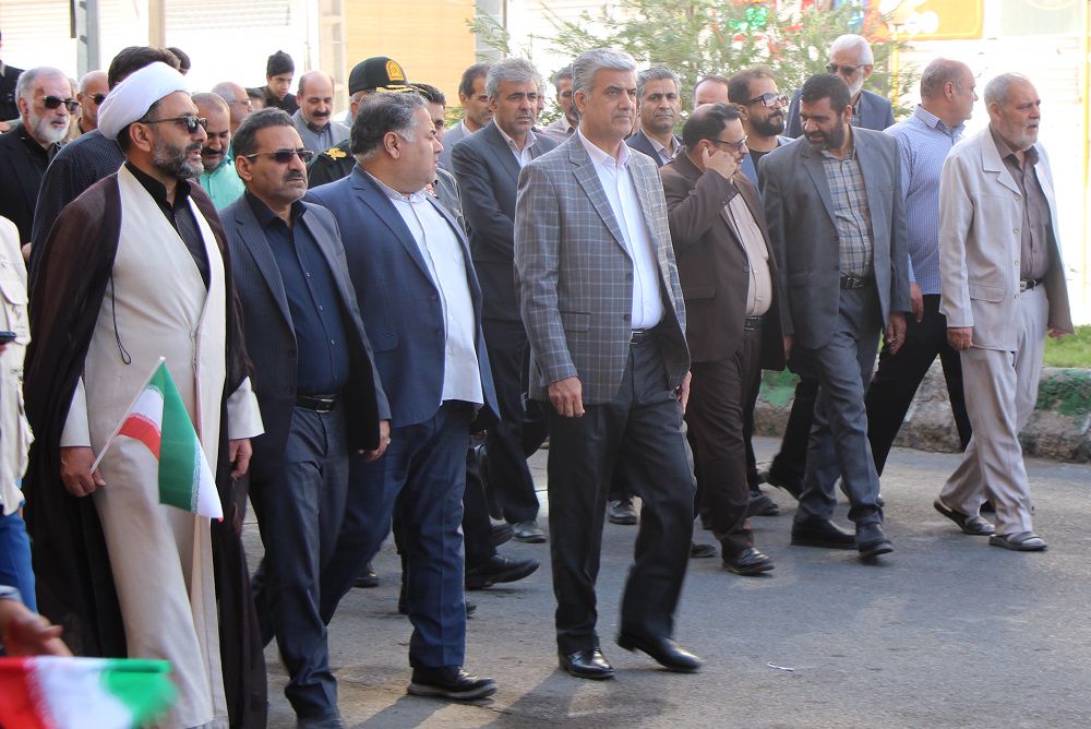 حضور امدادگران بسیجی کمیته امداد در راهپیمایی 13 آبان زاهدان